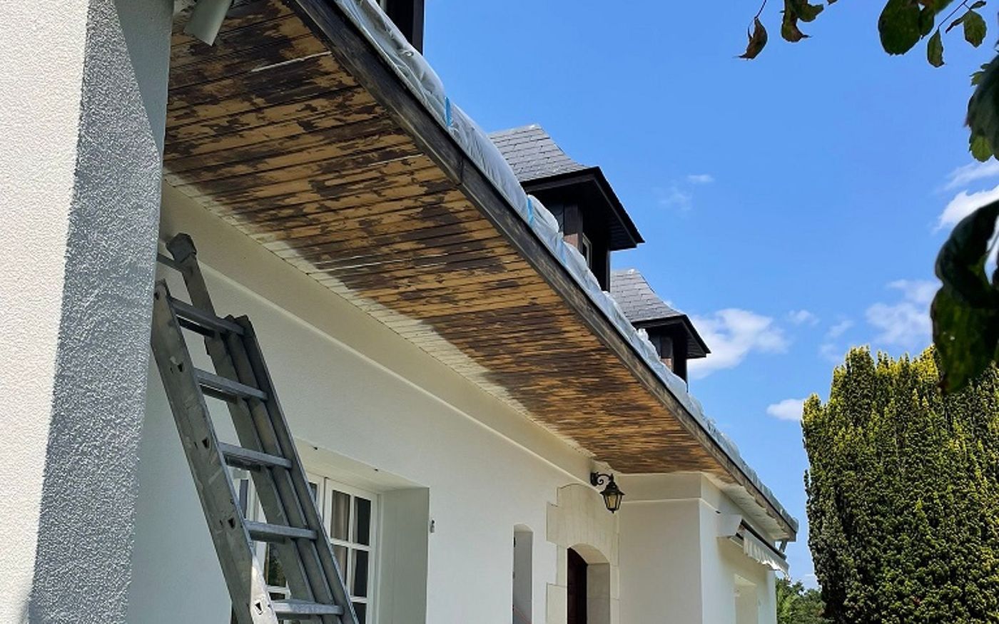 Éléments de toiture avant remplacement à Bécon-les-Granits